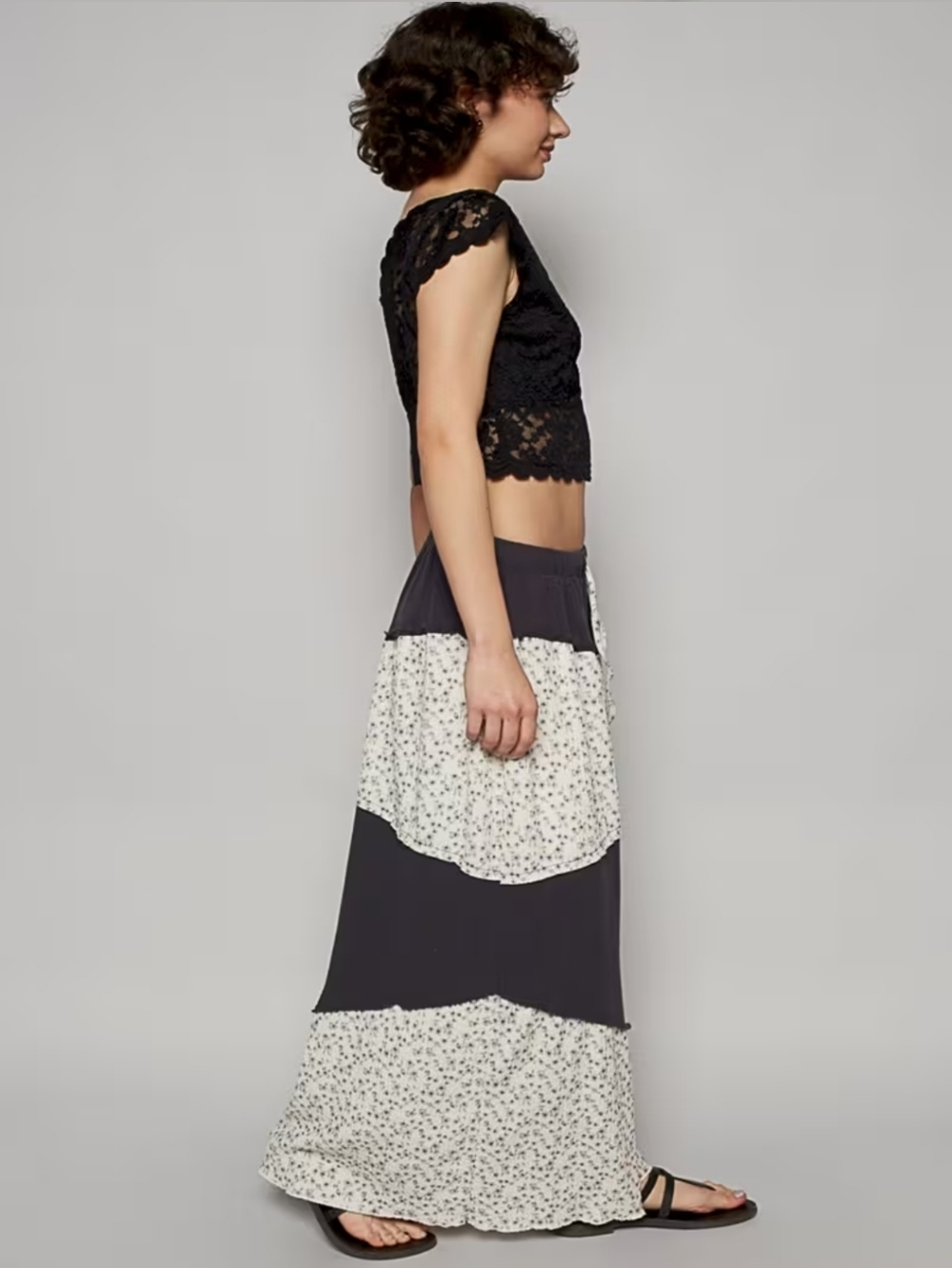 NS69.POL Tiered Floral Contrast Wide Leg Pants - Picture 4 of 4